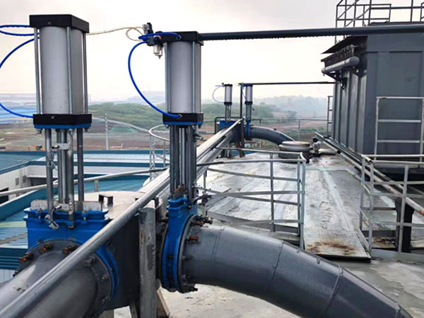 ���̰���